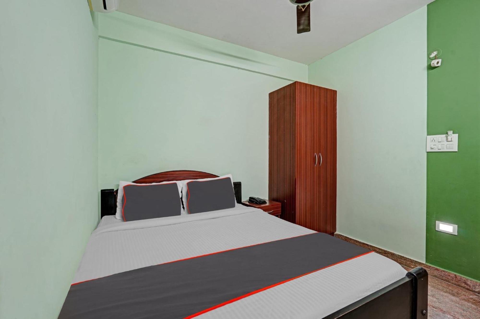 Collection O Royalax Hotel Yelahanka Екстериор снимка